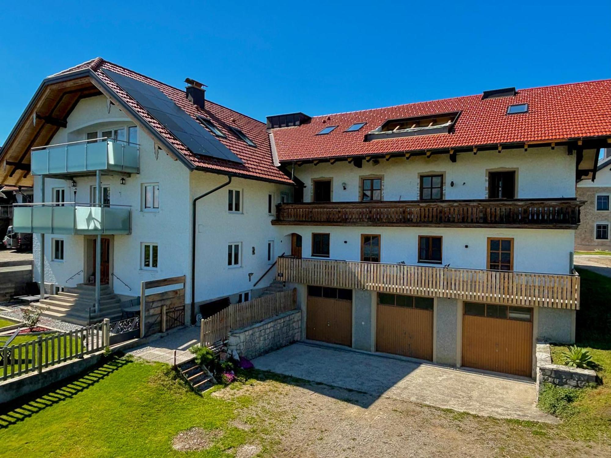 Gaesthaus "Seeblick" Seekirchen am Wallersee Bagian luar foto