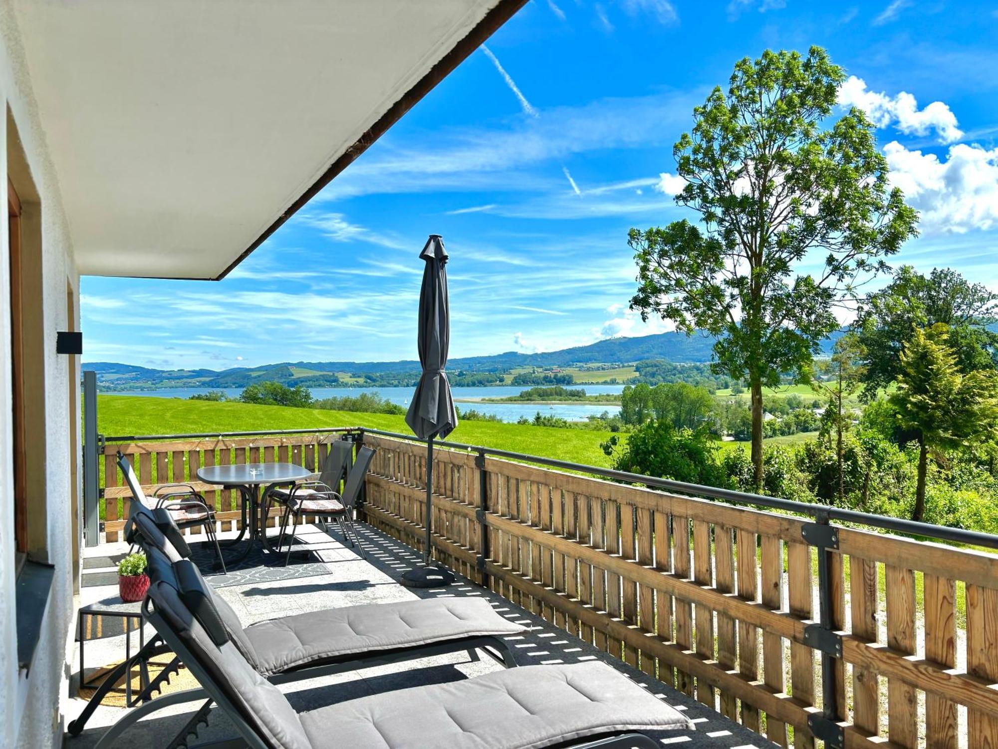 Gaesthaus "Seeblick" Seekirchen am Wallersee Bagian luar foto