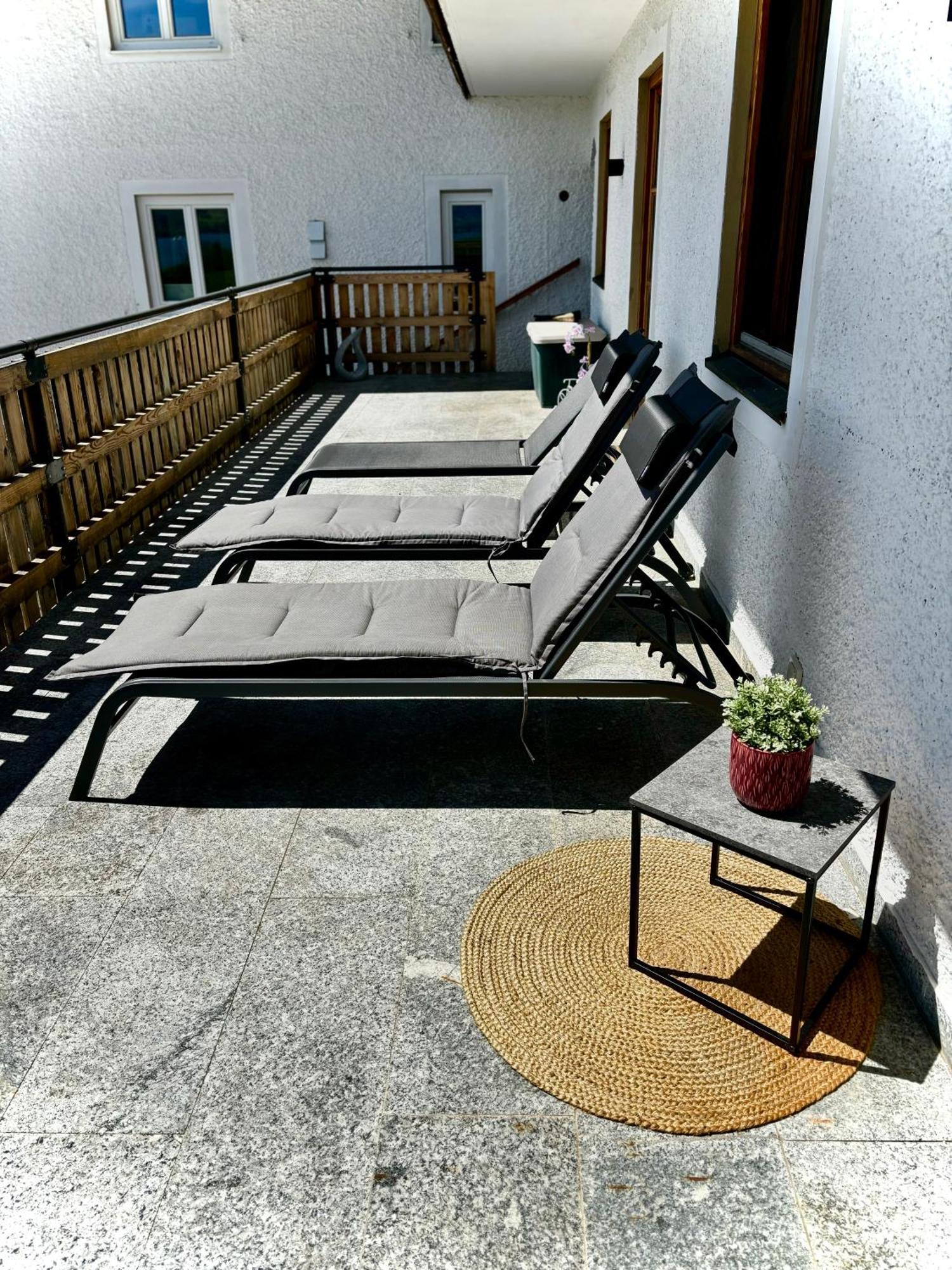 Gaesthaus "Seeblick" Seekirchen am Wallersee Bagian luar foto