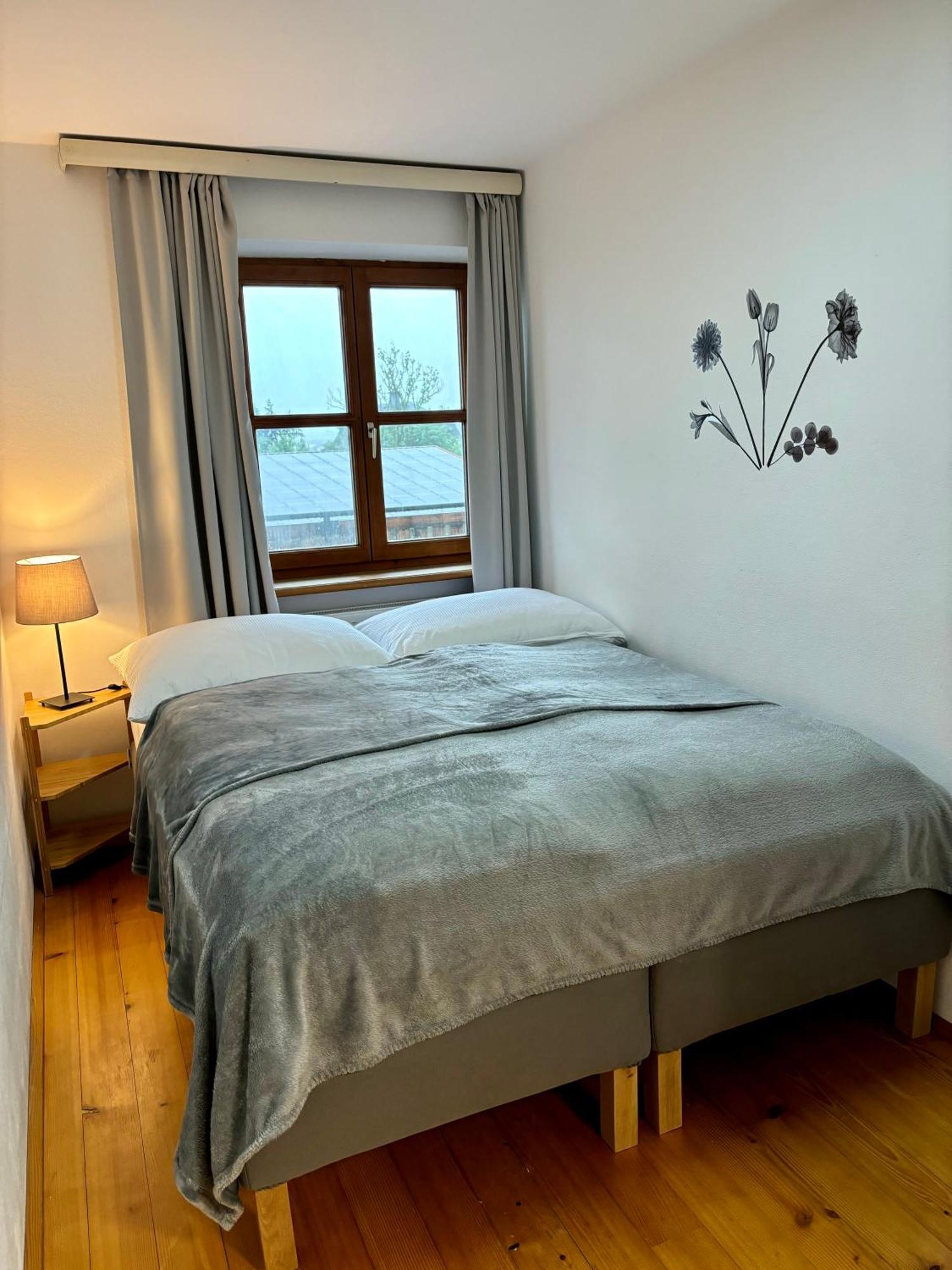 Gaesthaus "Seeblick" Seekirchen am Wallersee Ruang foto